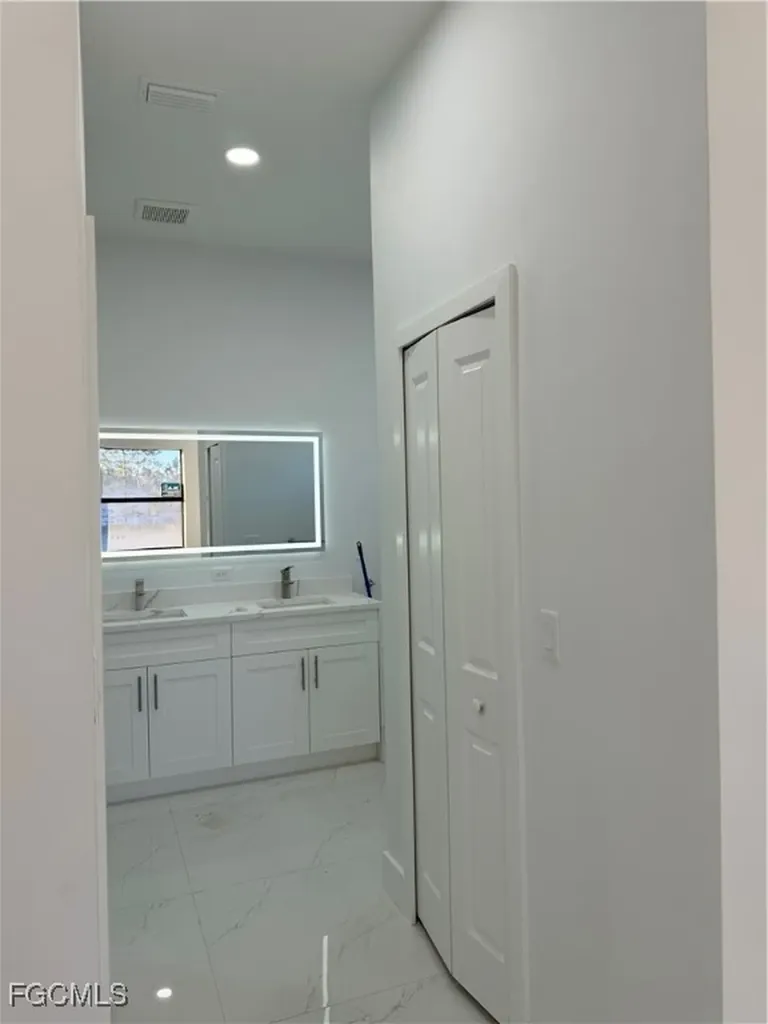 205 E 17th Street Lehigh Acres FL 33972