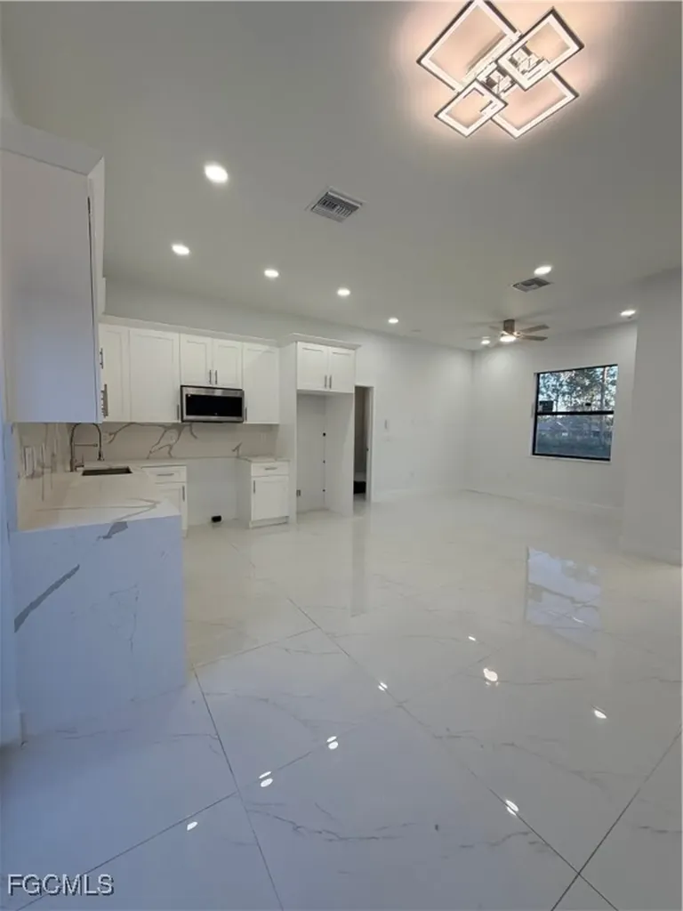 205 E 17th Street Lehigh Acres FL 33972