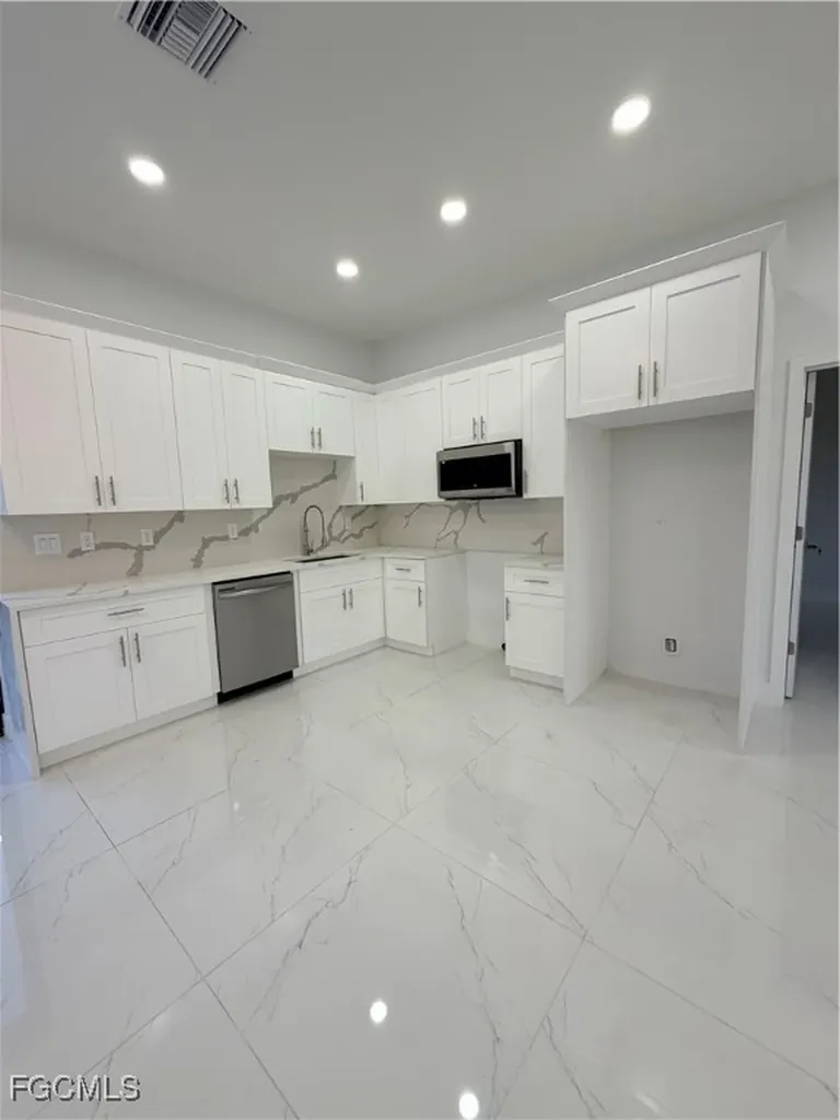 205 E 17th Street Lehigh Acres FL 33972