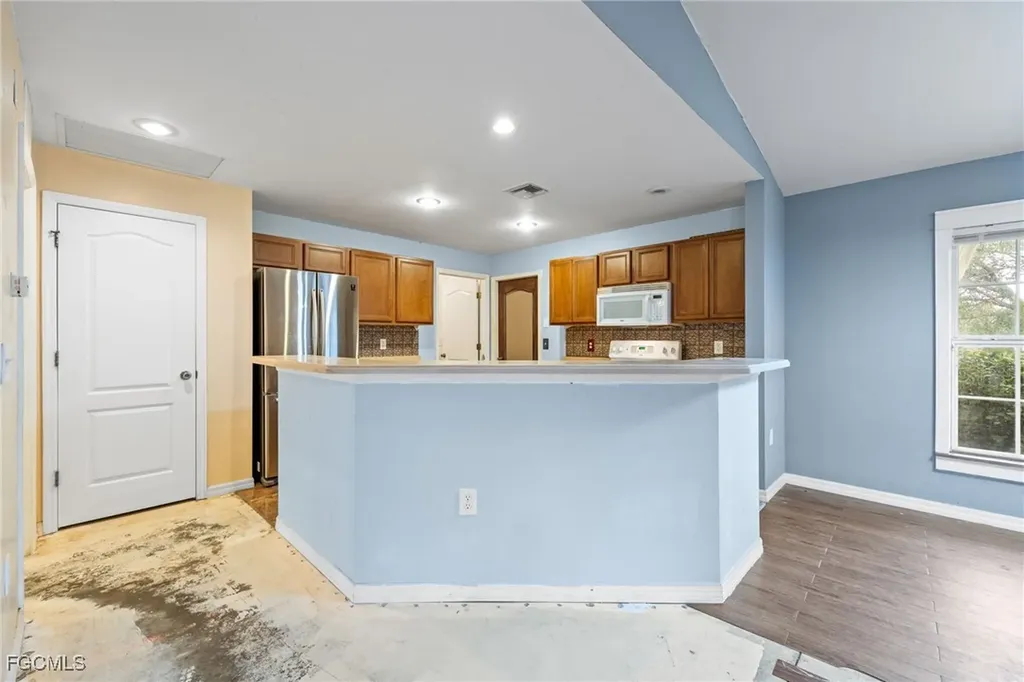 2406 E 23rd Street Alva FL 33920