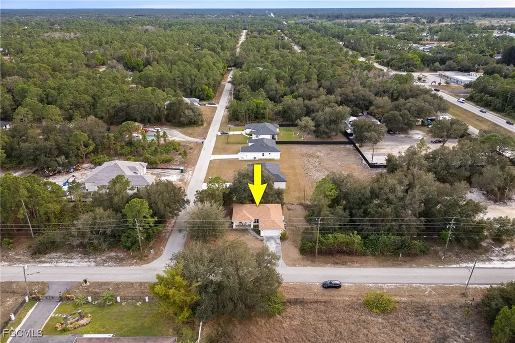 2406 E 23rd Street Alva FL 33920