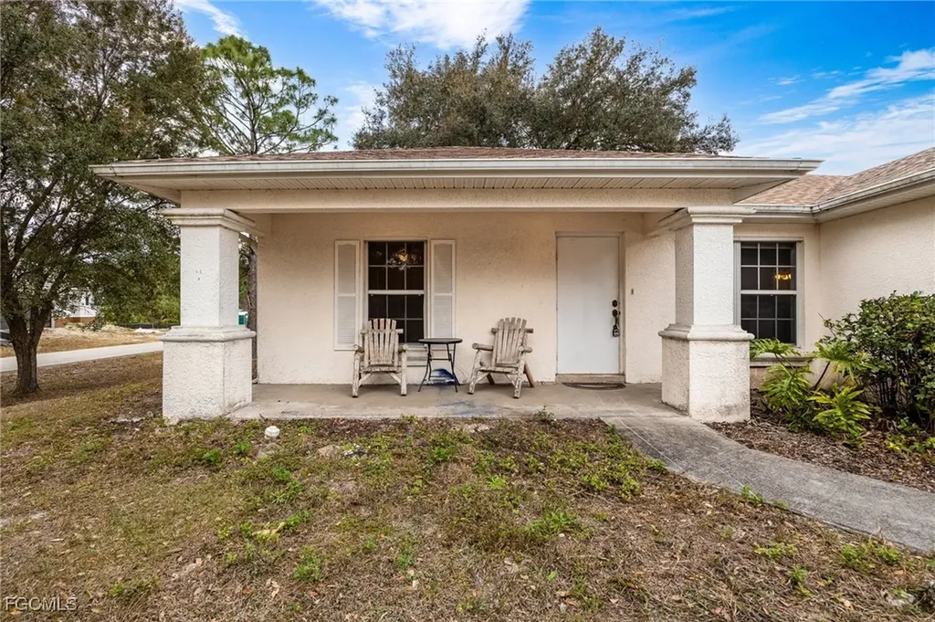 2406 E 23rd Street Alva FL 33920