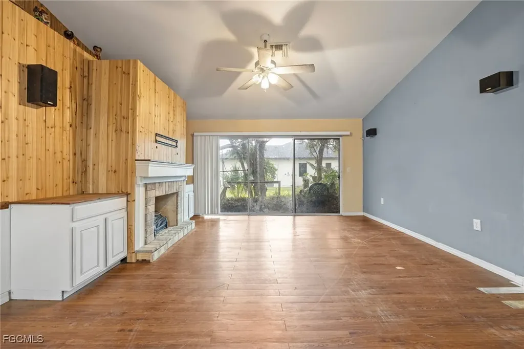 2406 E 23rd Street Alva FL 33920