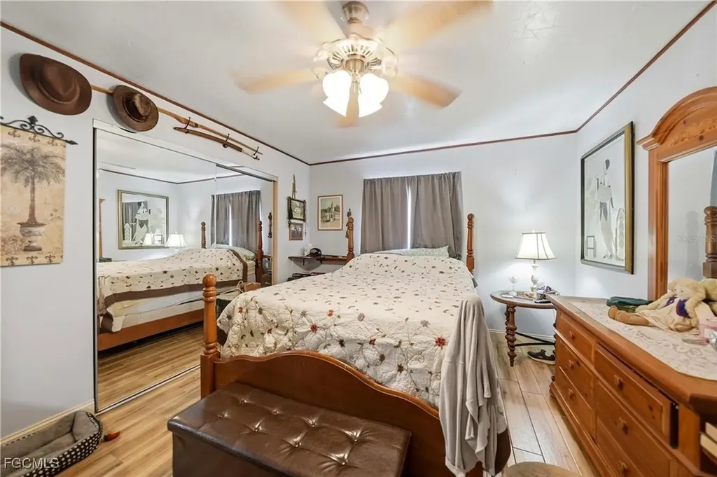 2213 NE 6th Place Cape Coral FL 33909