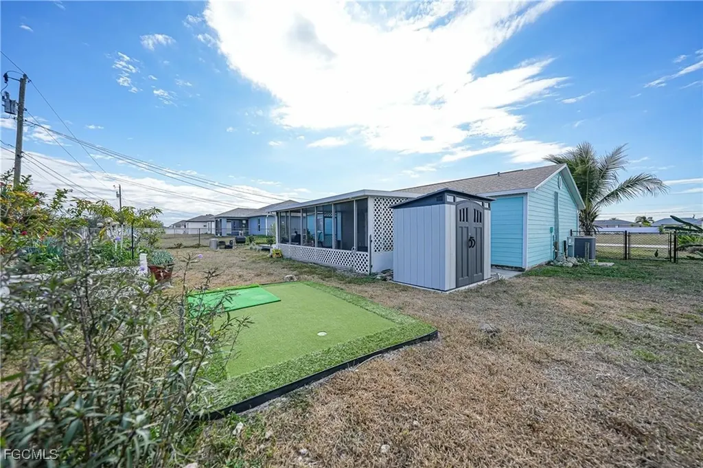 2213 NE 6th Place Cape Coral FL 33909