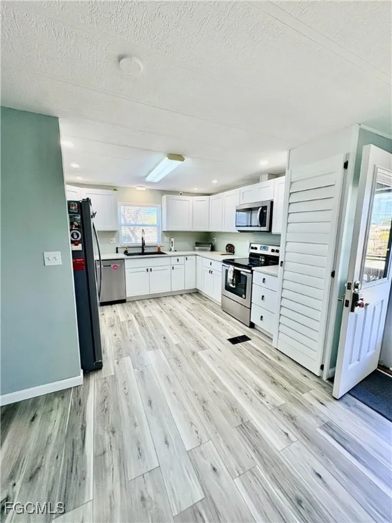 3170 Running Deer Drive North Fort Myers FL 33917