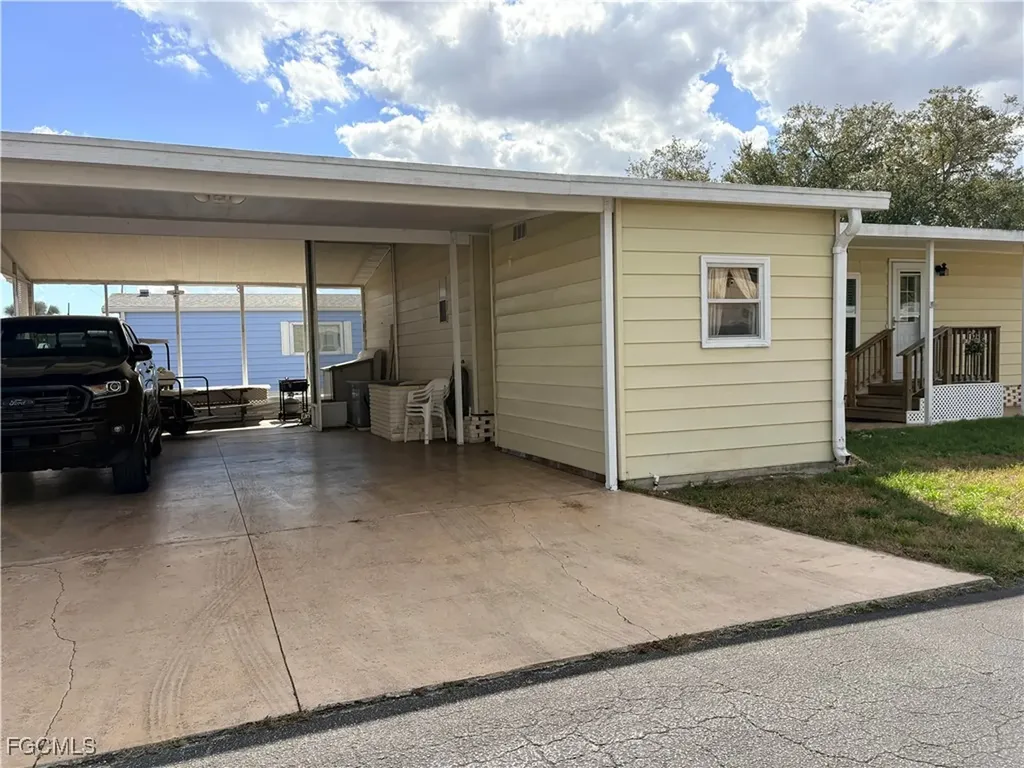 3170 Running Deer Drive North Fort Myers FL 33917