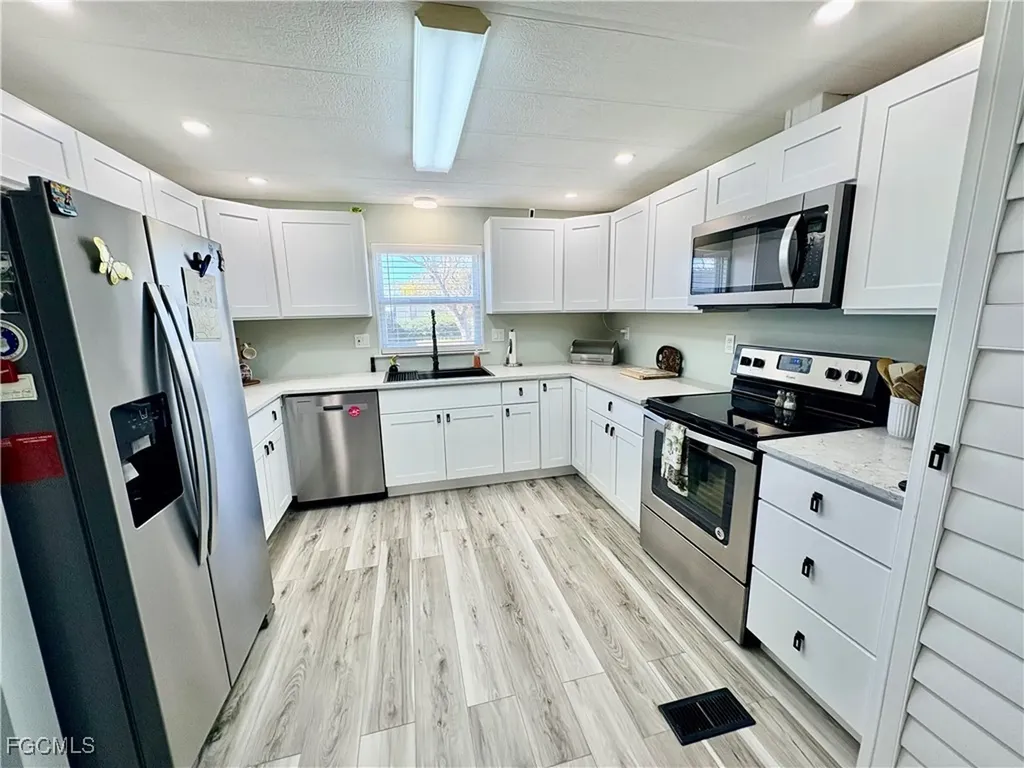 3170 Running Deer Drive North Fort Myers FL 33917