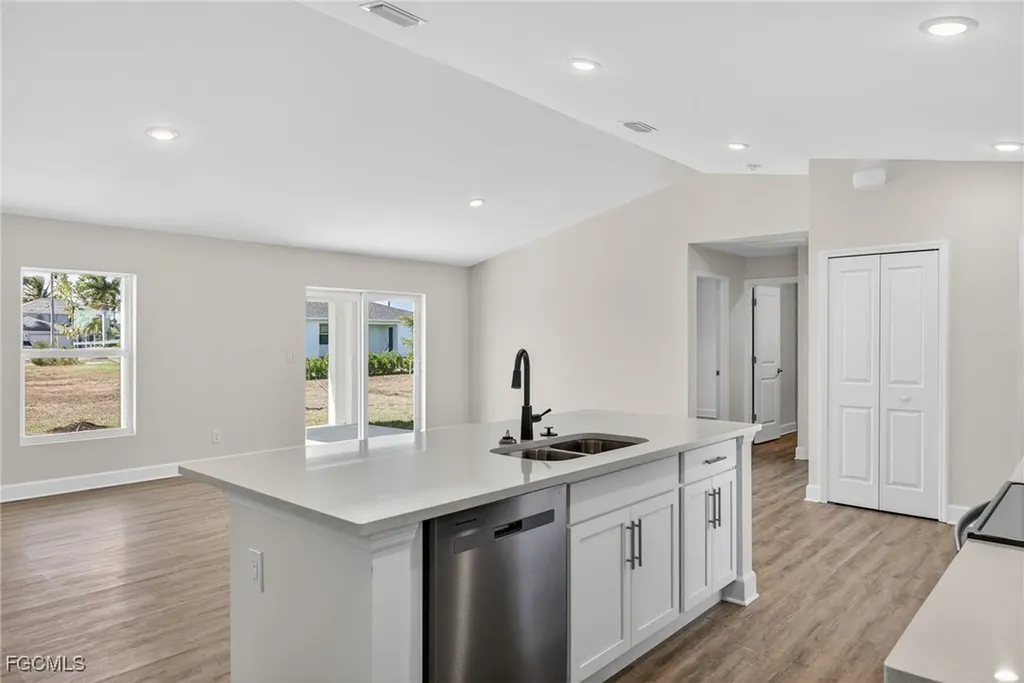 1154 NW 7th Place Cape Coral FL 33993