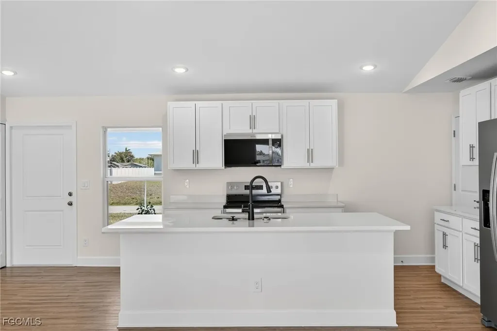 1154 NW 7th Place Cape Coral FL 33993