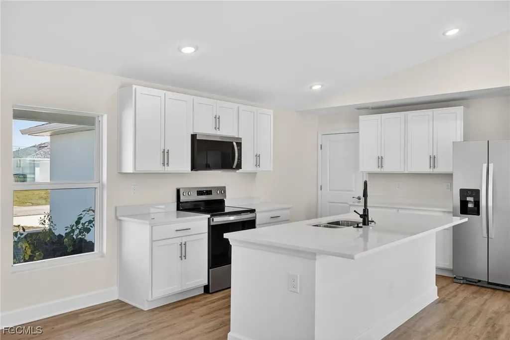 1154 NW 7th Place Cape Coral FL 33993