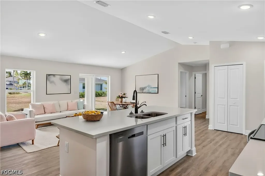 1154 NW 7th Place Cape Coral FL 33993