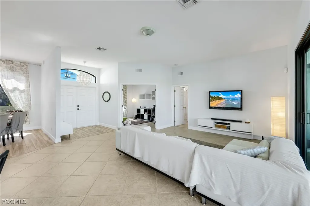 1417 SW 28th Terrace Cape Coral FL 33914