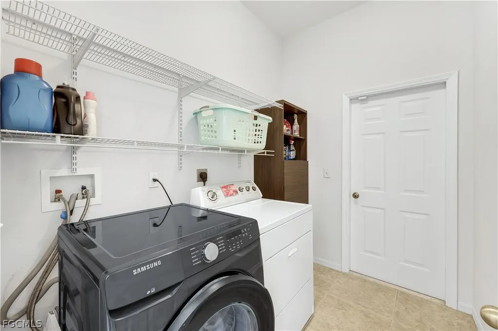 1417 SW 28th Terrace Cape Coral FL 33914