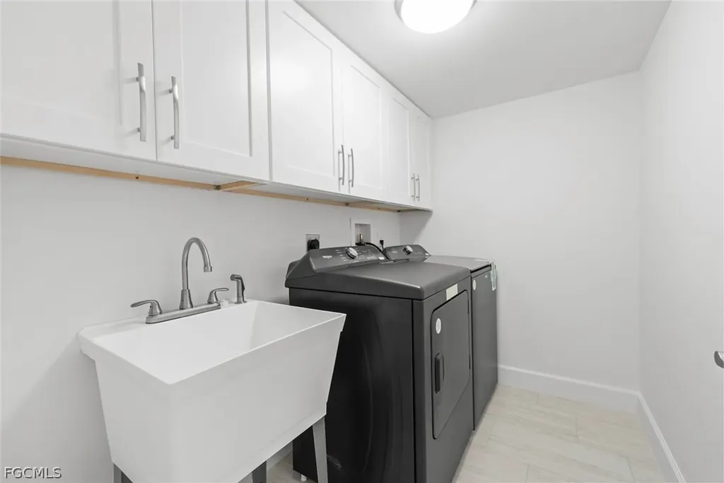 736 Donax Street Sanibel FL 33957