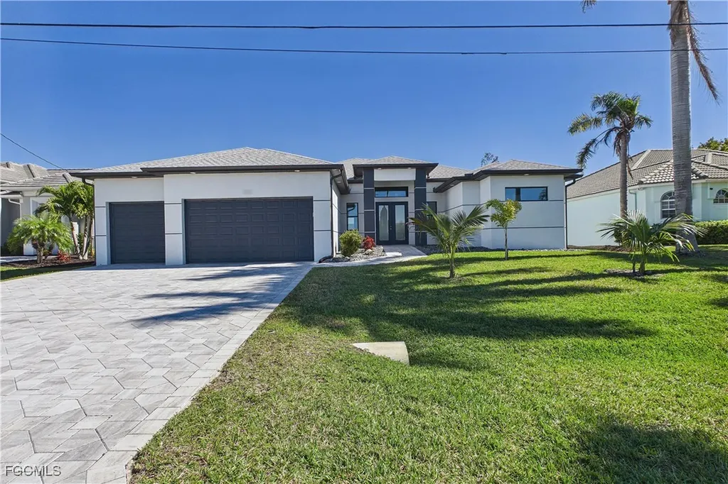 3121 SW 26th Place Cape Coral FL 33914