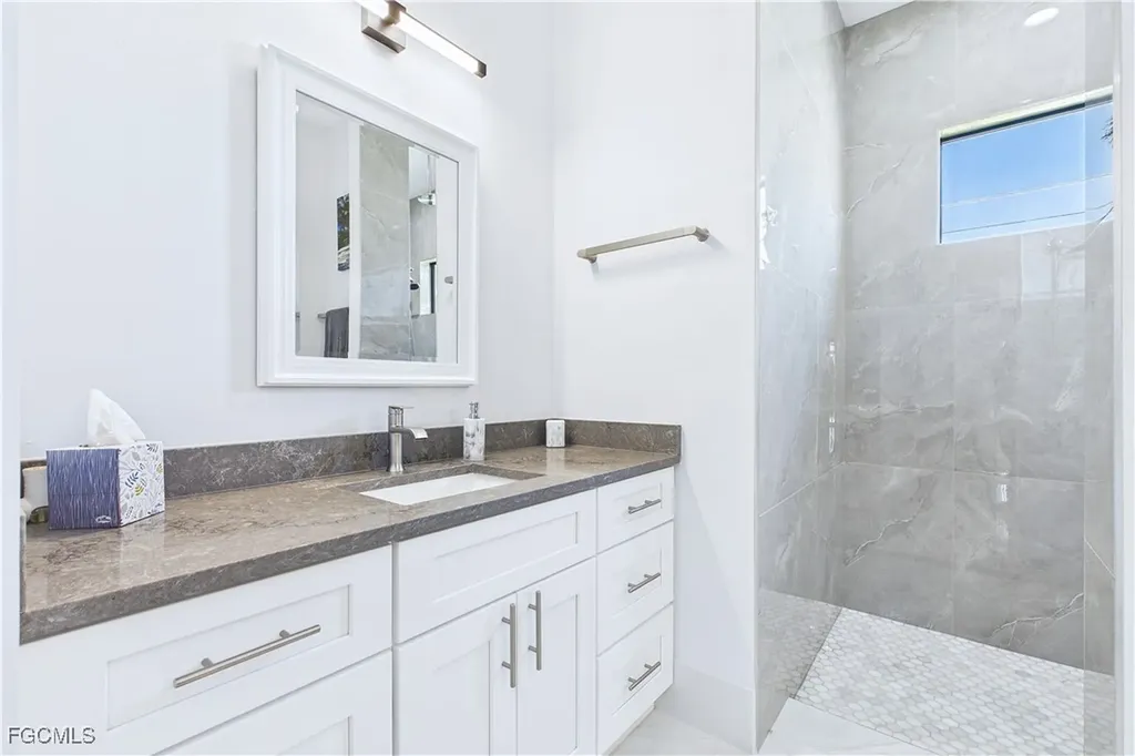 3121 SW 26th Place Cape Coral FL 33914
