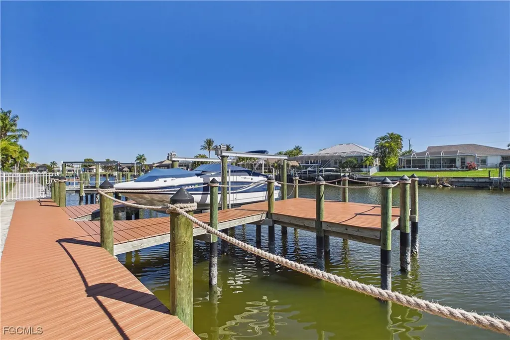 3121 SW 26th Place Cape Coral FL 33914
