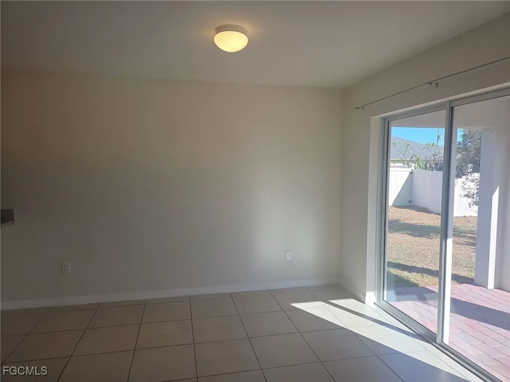 3515 NE 12th Place Cape Coral FL 33909