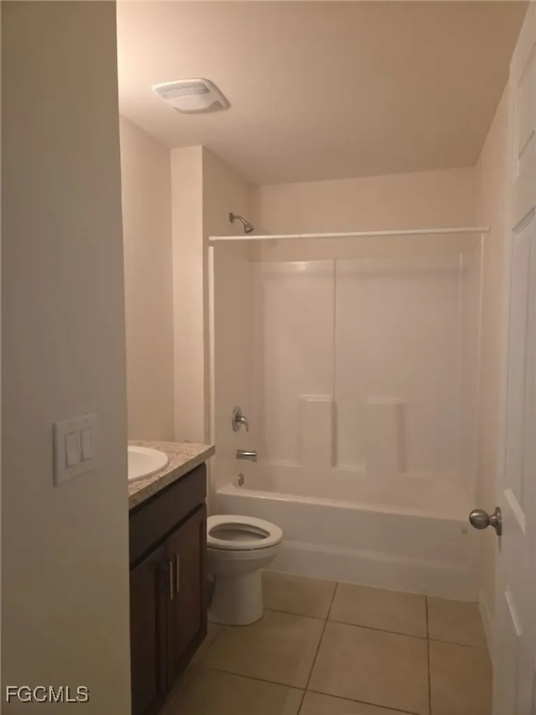 3515 NE 12th Place Cape Coral FL 33909