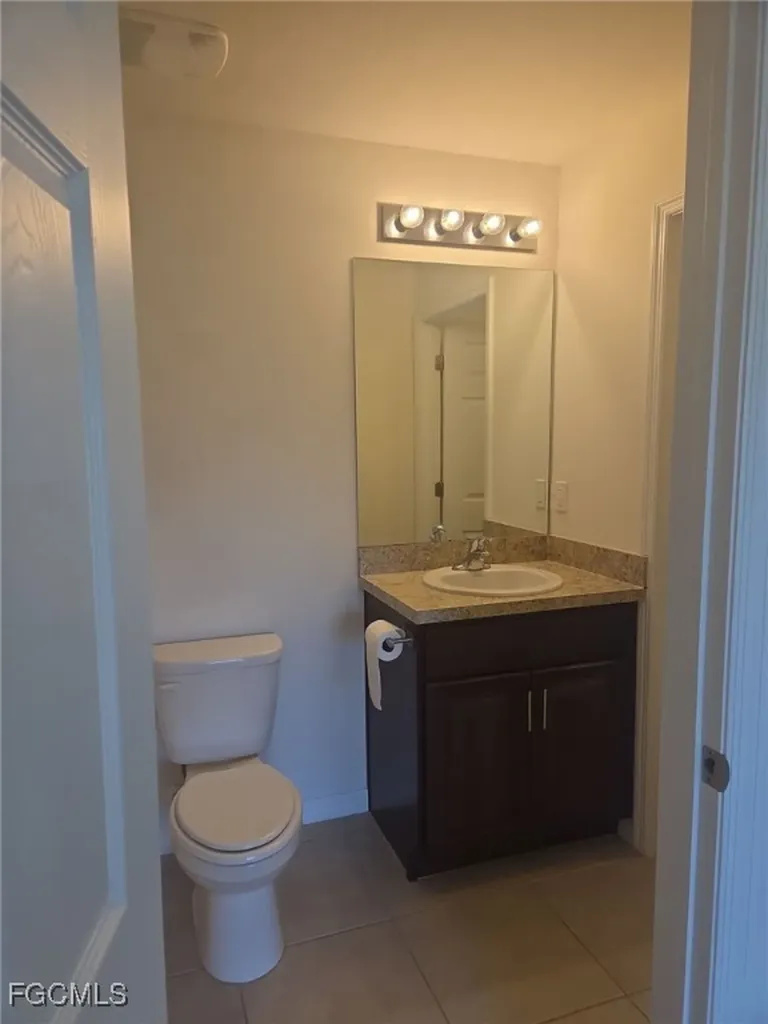 3515 NE 12th Place Cape Coral FL 33909