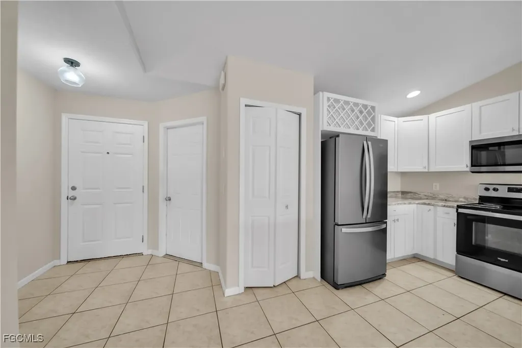 2032 NE 6th Street Cape Coral FL 33909