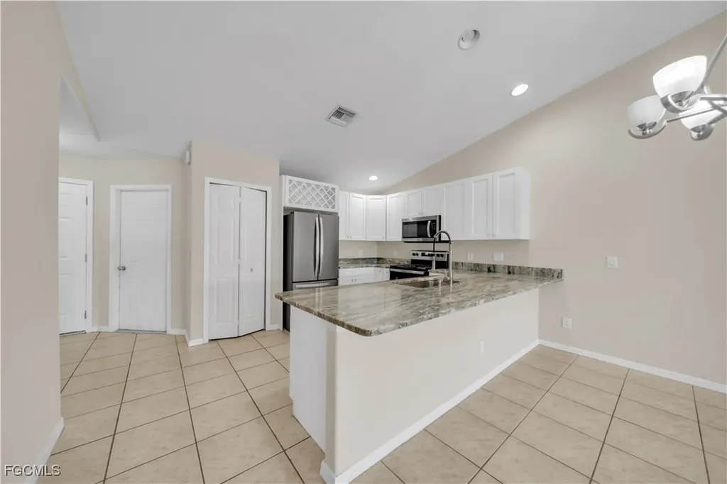 2032 NE 6th Street Cape Coral FL 33909