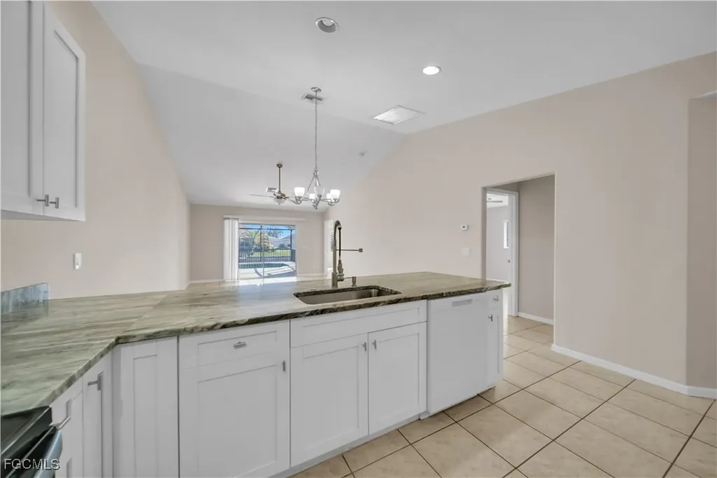 2032 NE 6th Street Cape Coral FL 33909