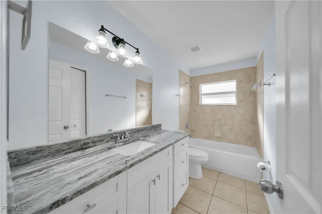 2032 NE 6th Street Cape Coral FL 33909