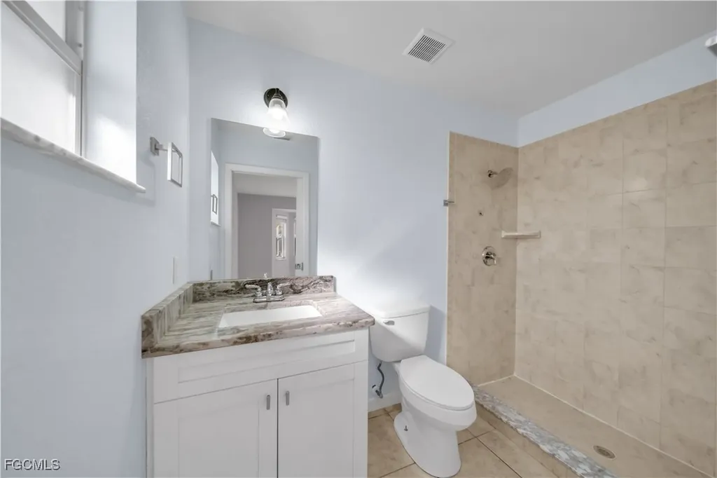 2032 NE 6th Street Cape Coral FL 33909