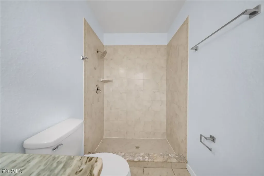 2032 NE 6th Street Cape Coral FL 33909