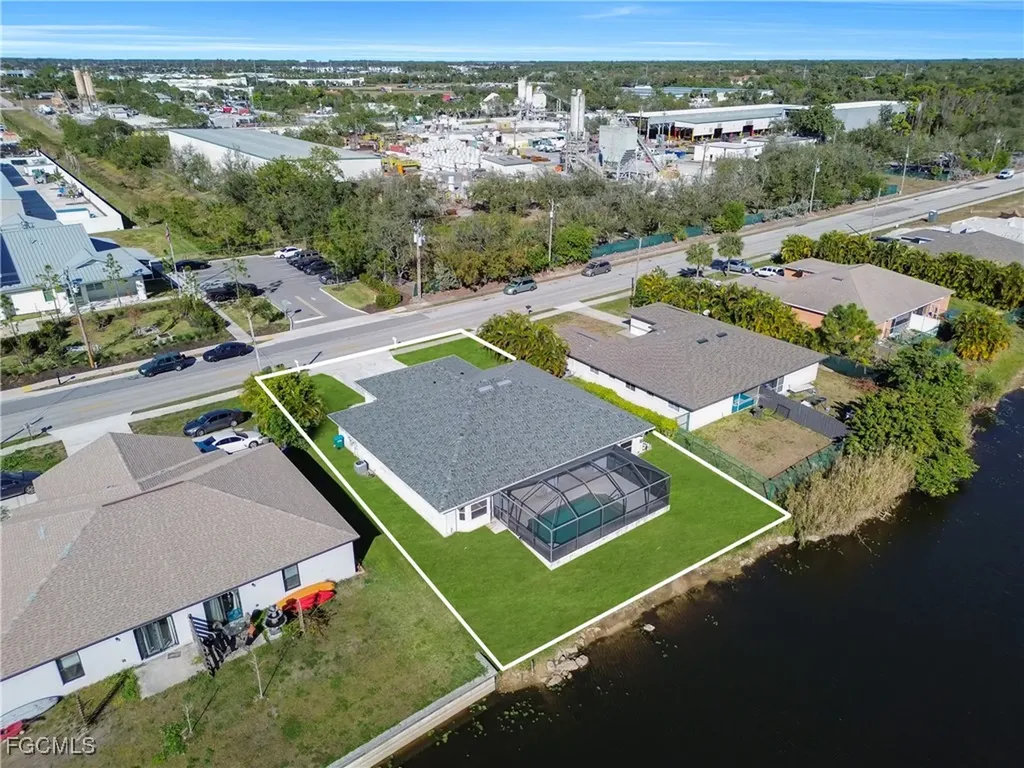 2032 NE 6th Street Cape Coral FL 33909