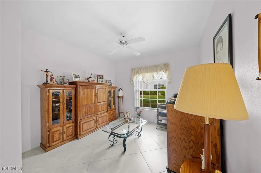 871 Tanbark Drive Naples FL 34108