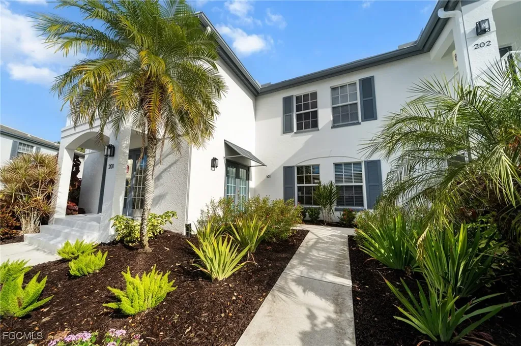 871 Tanbark Drive Naples FL 34108