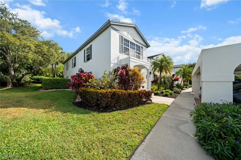 871 Tanbark Drive Naples FL 34108