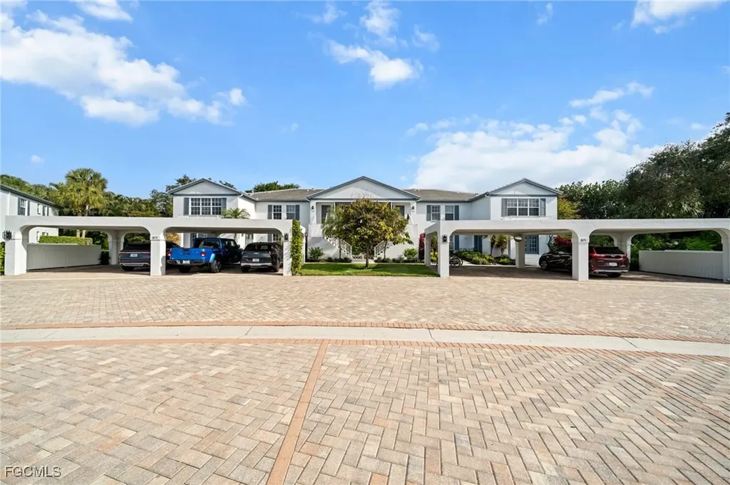 871 Tanbark Drive Naples FL 34108