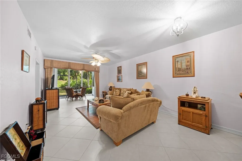 871 Tanbark Drive Naples FL 34108