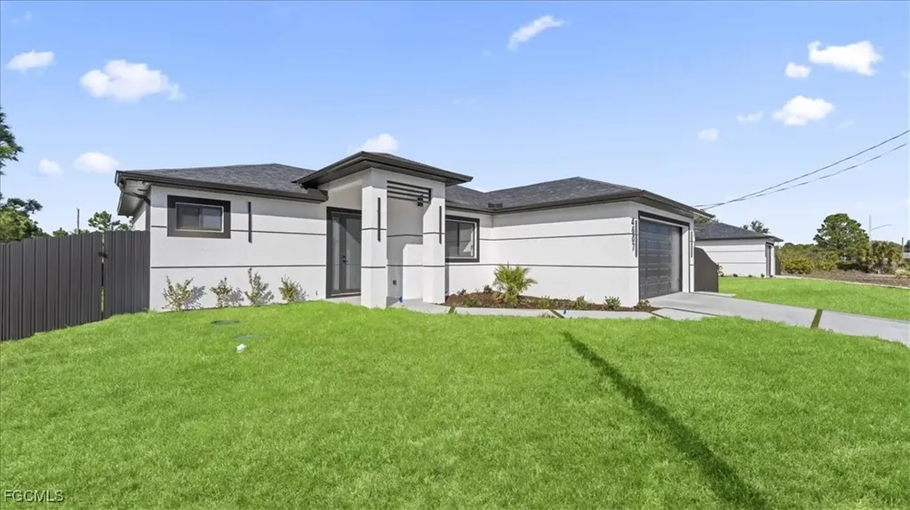 4607 Hanna Avenue N Lehigh Acres FL 33971