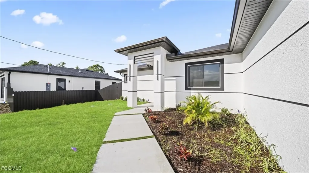 4607 Hanna Avenue N Lehigh Acres FL 33971