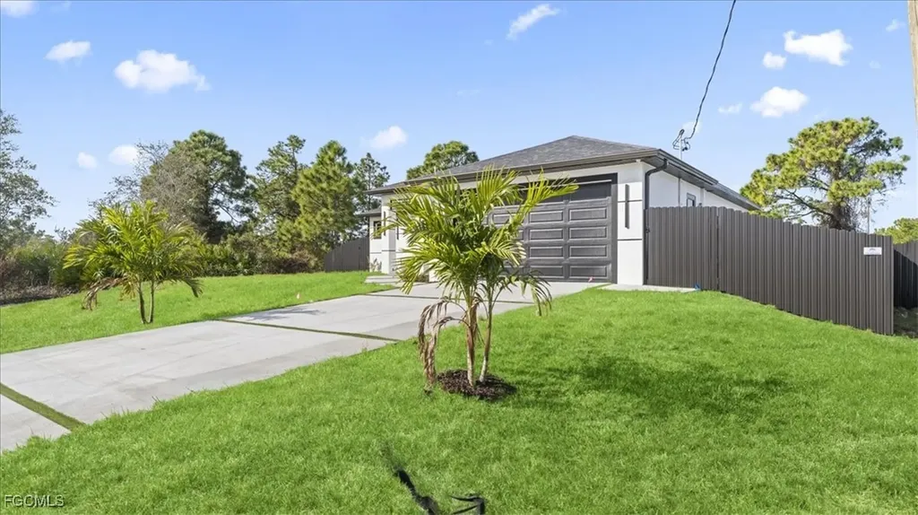 4607 Hanna Avenue N Lehigh Acres FL 33971