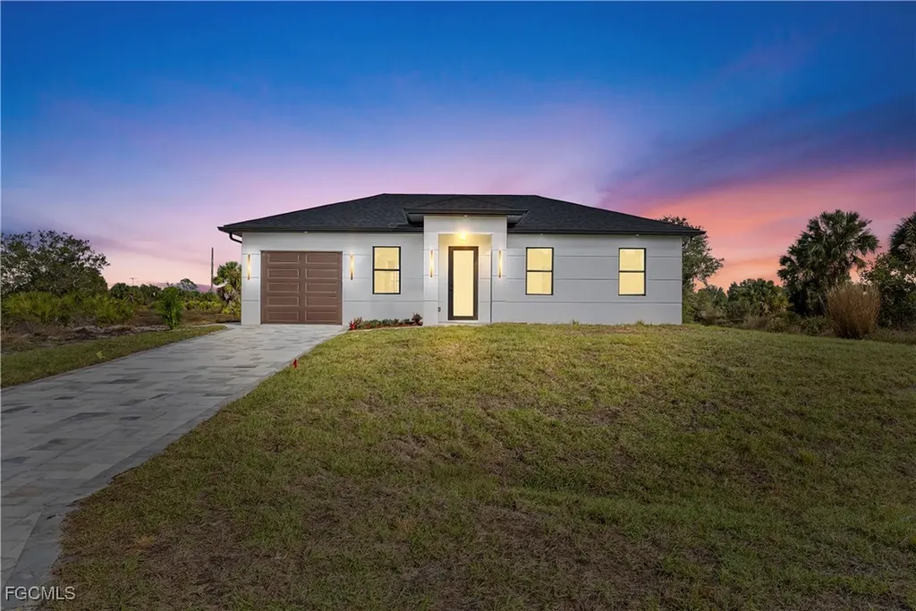 927 Norfolk Avenue S Lehigh Acres FL 33974