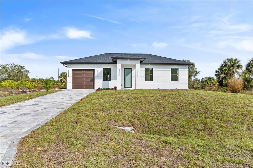 927 Norfolk Avenue S Lehigh Acres FL 33974