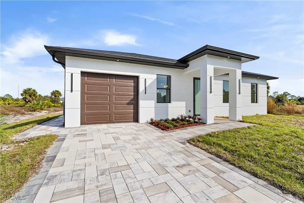 927 Norfolk Avenue S Lehigh Acres FL 33974