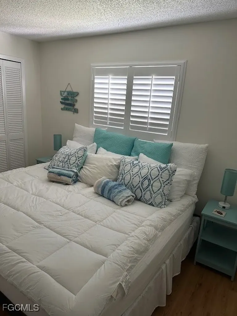 1126 SE 13th Terrace Cape Coral FL 33990