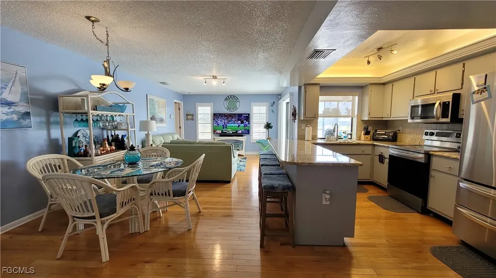 1126 SE 13th Terrace Cape Coral FL 33990