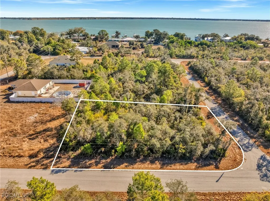 222 Cross Creek Avenue Lake Placid FL 33852