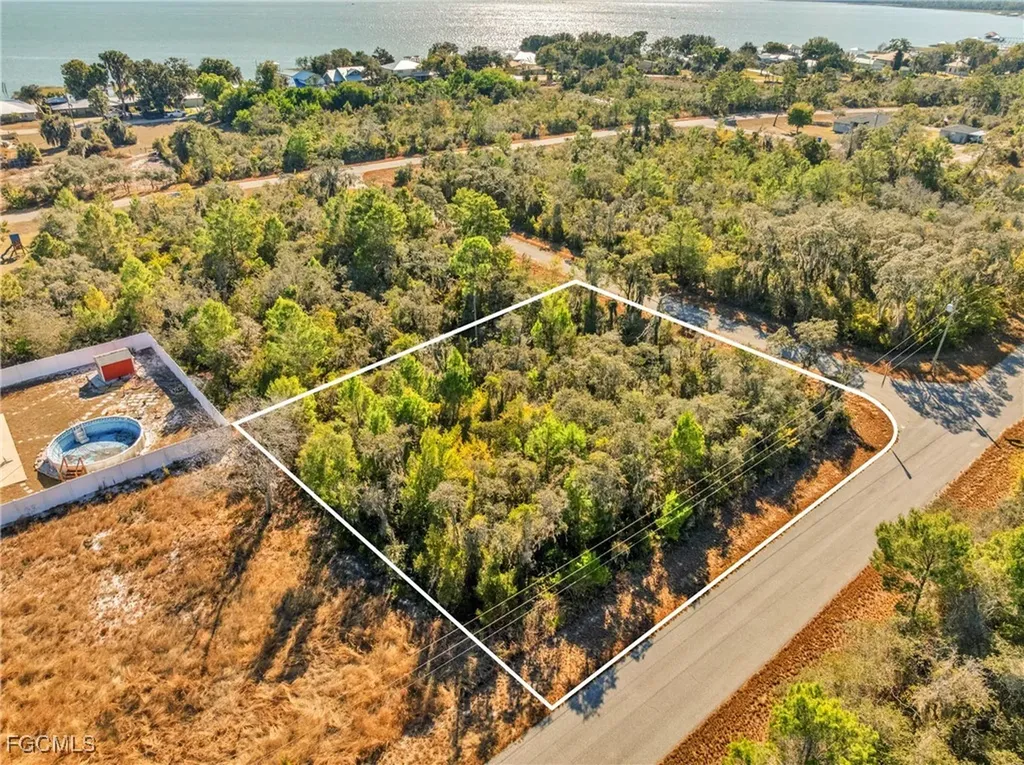 222 Cross Creek Avenue Lake Placid FL 33852