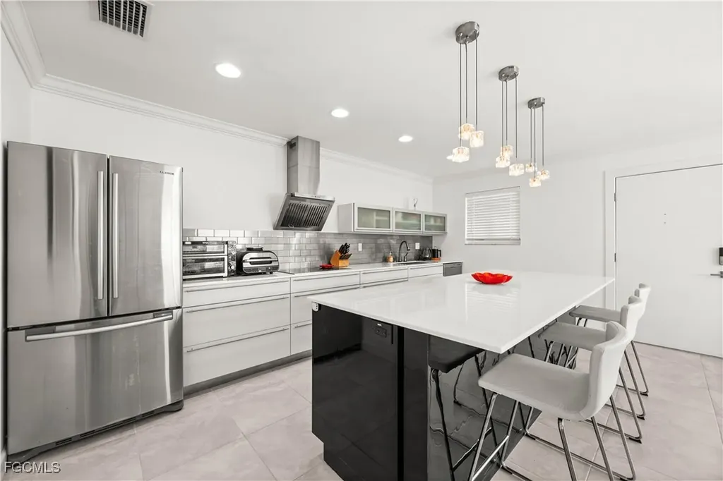 766 Central Avenue Naples FL 34102