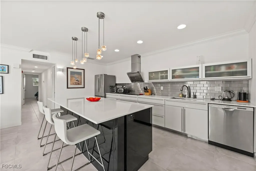 766 Central Avenue Naples FL 34102