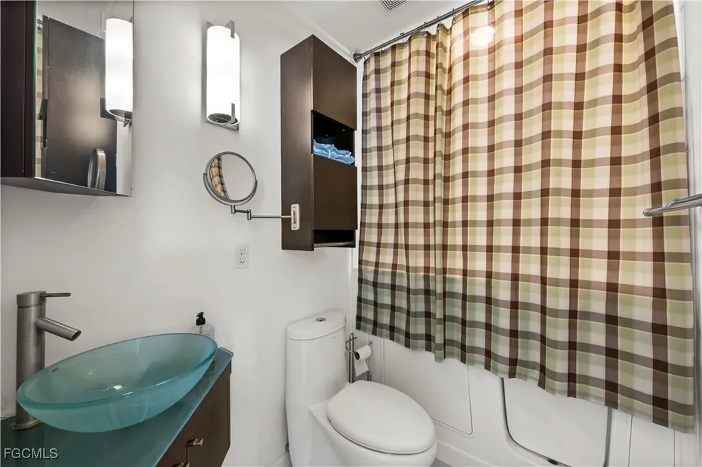 766 Central Avenue Naples FL 34102